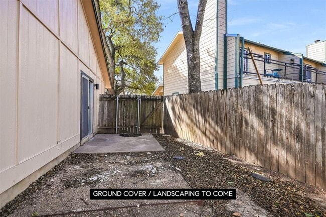 Building Photo - 1402 Waterloo Tr