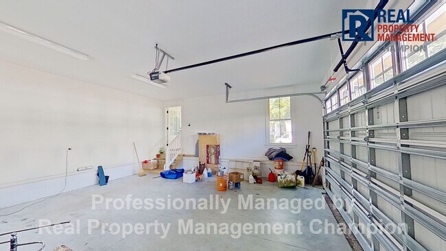 Building Photo - Exquisite Executive Home in Autumn Hall