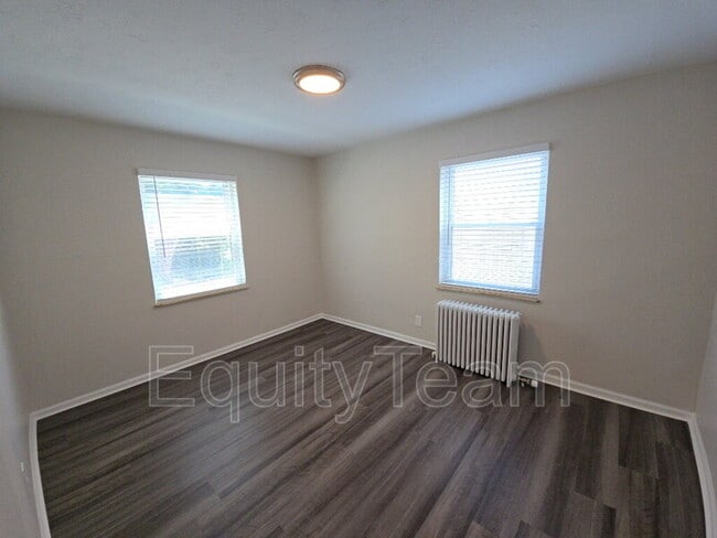 Building Photo - 33 Gahl Terrace