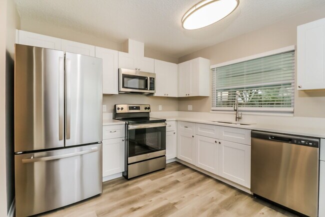 Building Photo - 1526 Baker Rd