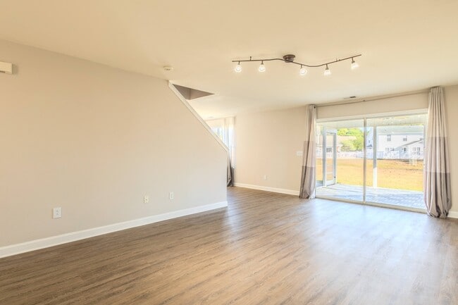 Building Photo - Walkerton Home