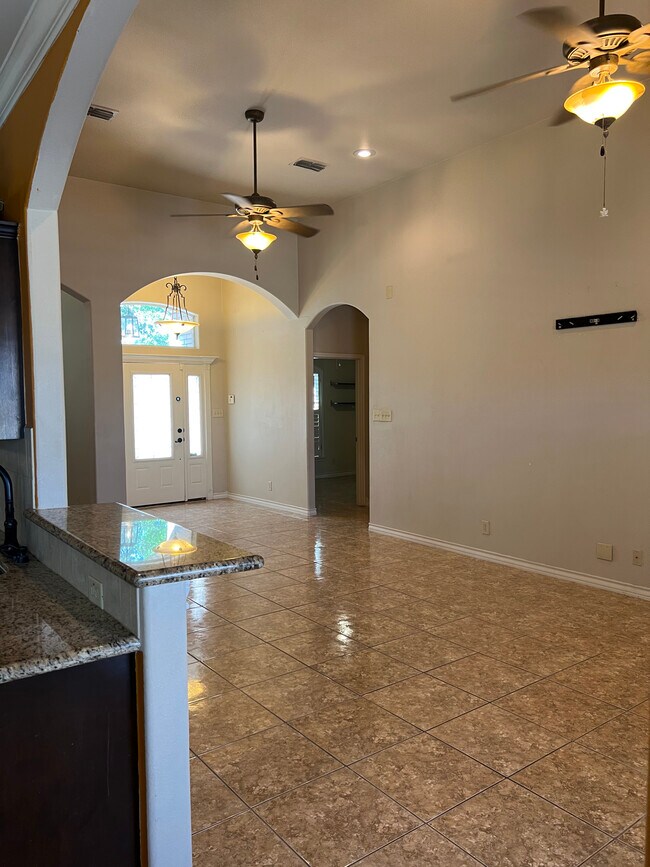 Building Photo - 3130 Dos Reales Loop