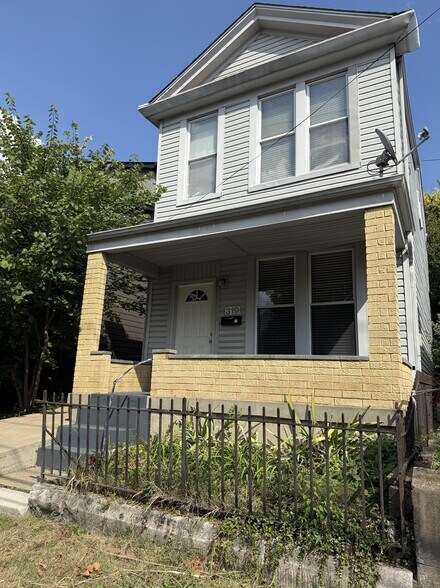 Building Photo - 319 S. Wenzel St.