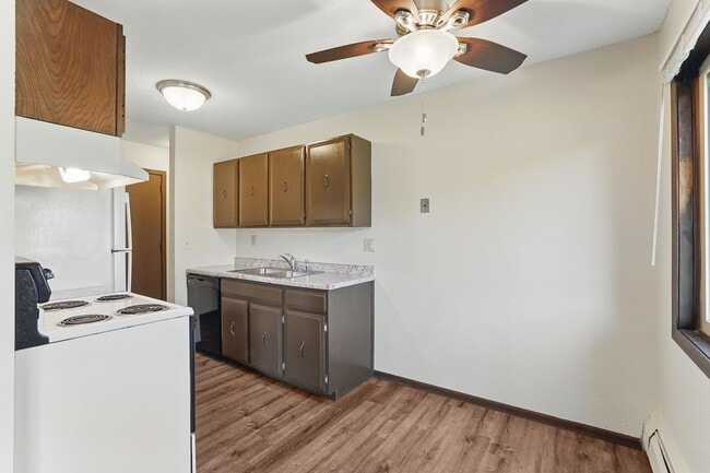 Building Photo - Forest Lake NorthShore Apartments LLC (1167)