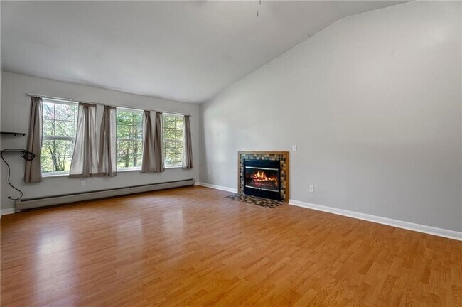 Building Photo - 213 Highgate Rd