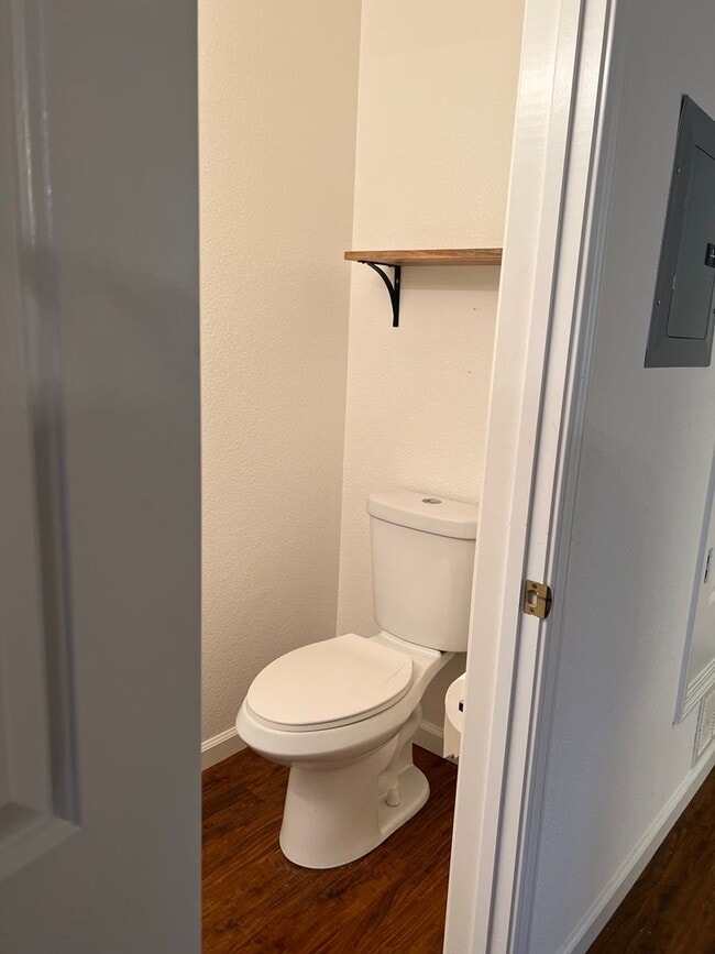 Building Photo - 2598 Oak Rd