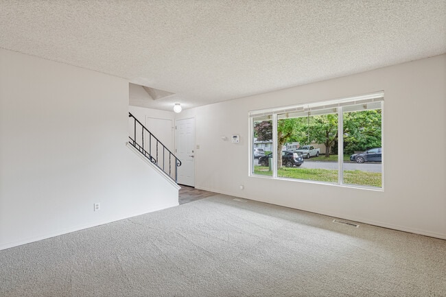 Building Photo - 13320 60th Dr SE