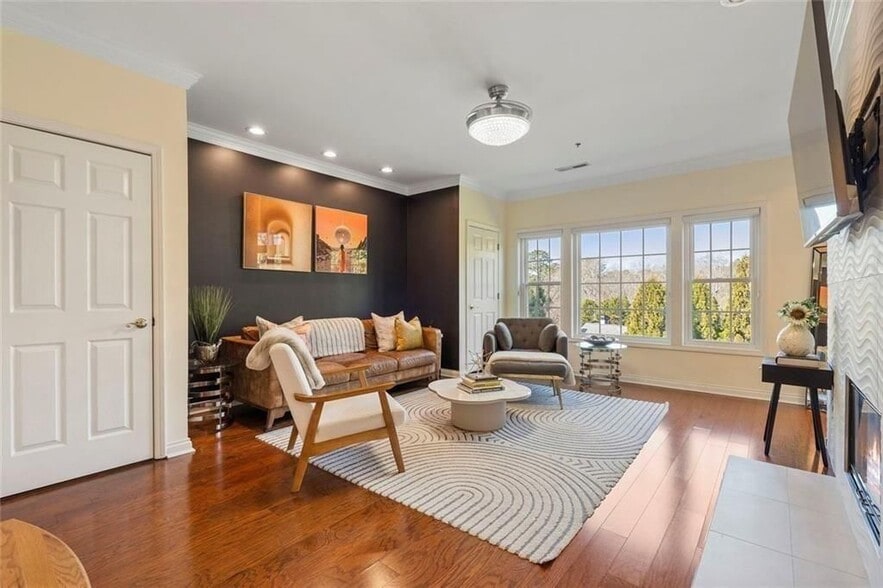 Building Photo - 3636 Habersham Rd NW