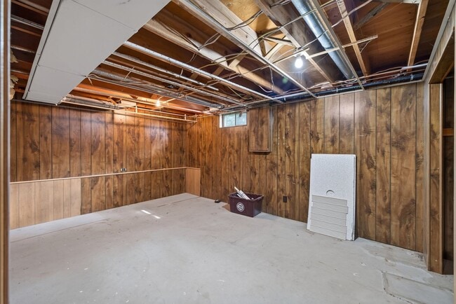 Building Photo - 13503 Meredith Dr N
