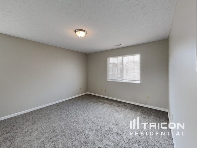 Building Photo - 2429 Grand Fir Dr