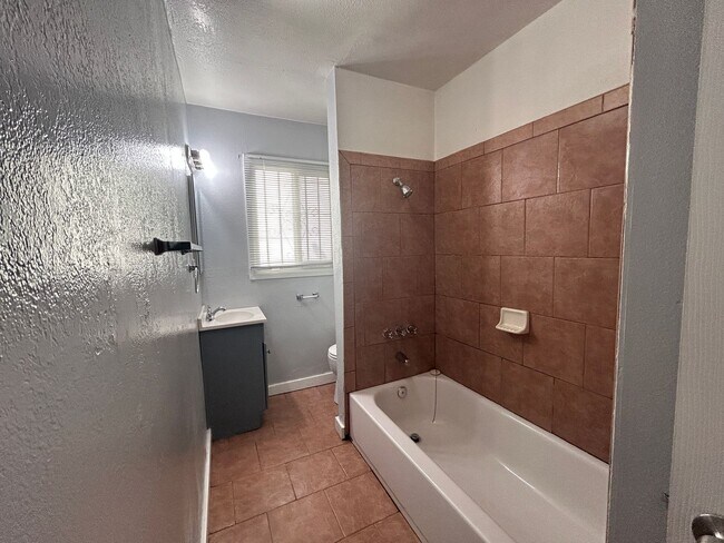 Building Photo - 1434 W 145th St