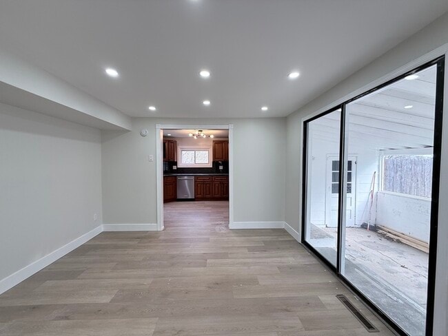 Building Photo - 315 Park Ave