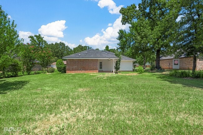 Building Photo - Check Out this 3 bed 2 bath in North Shreveport!