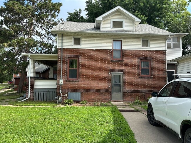 Building Photo - 20 Valley Ave