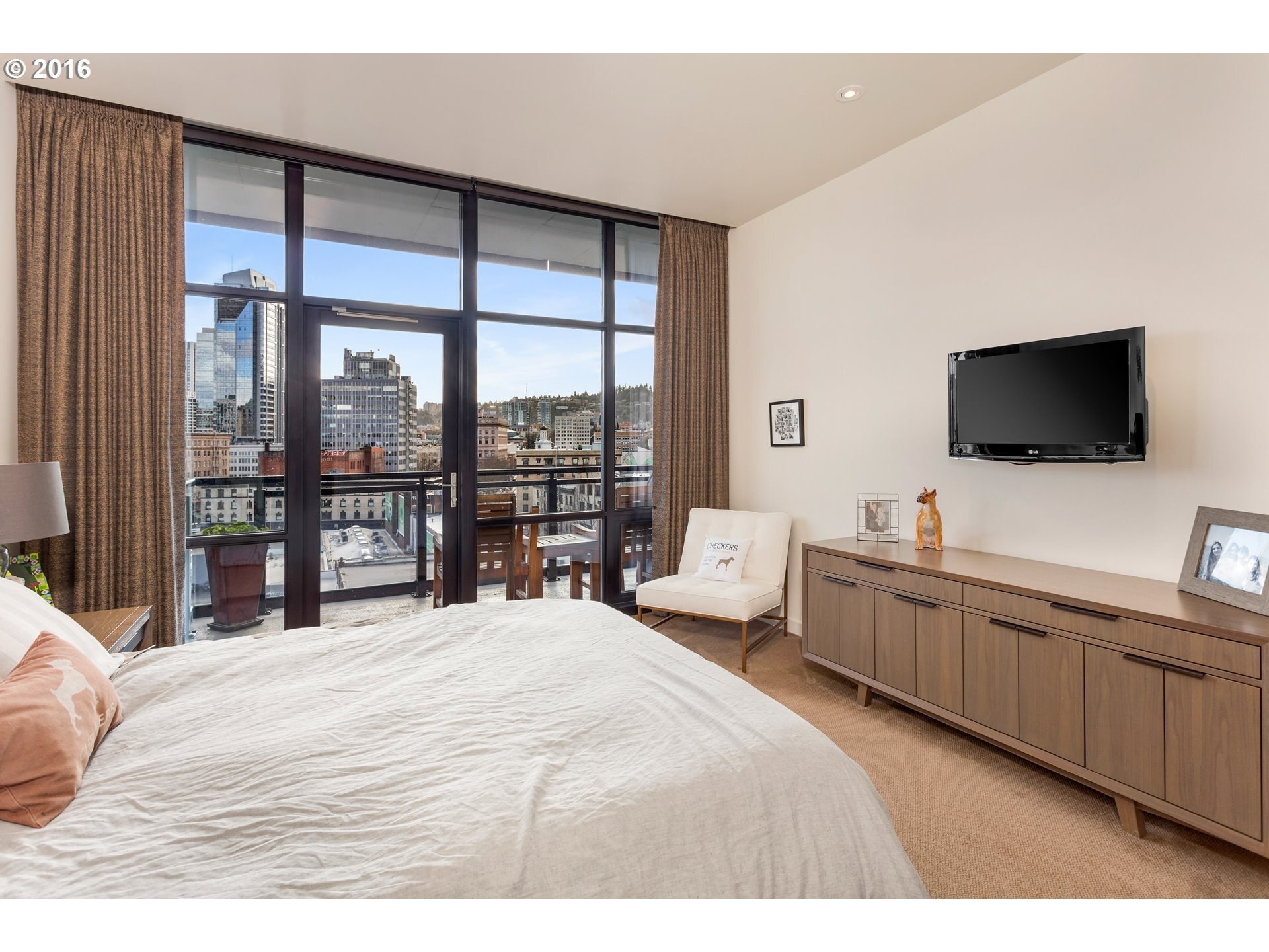 Building Photo - 1025 NW Couch St