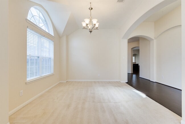 Building Photo - 2706 Night Song Dr