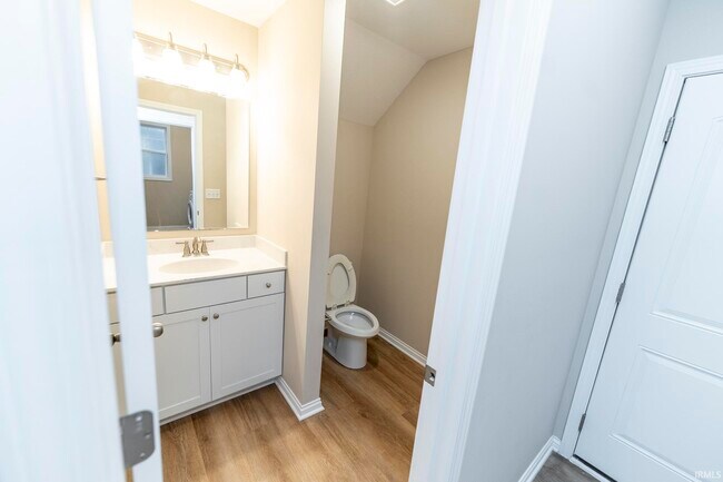 Building Photo - 5621 Camden Dr