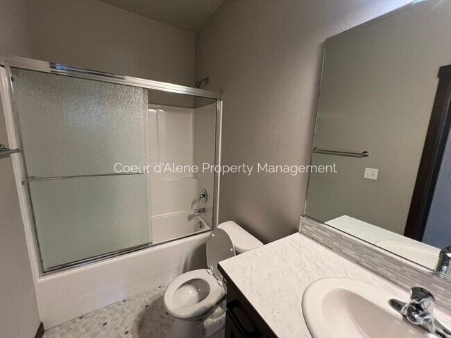 Building Photo - 3 bed house in Woodbridge
