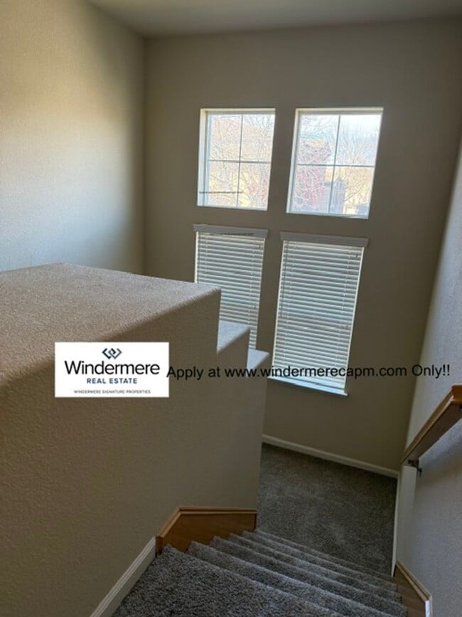 Building Photo - Gorgeous Turn Key Corner Condo In The Heart Of Natomas!