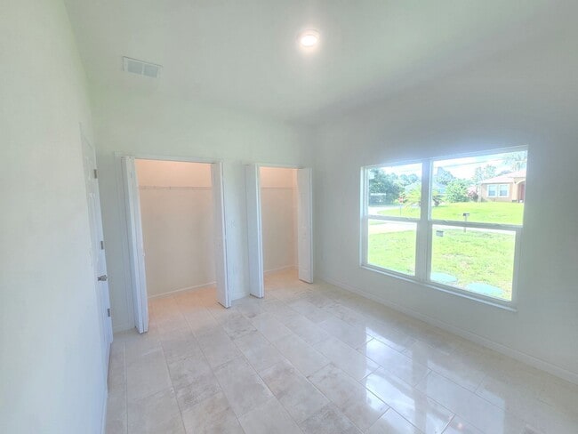 Building Photo - BRAND NEW HOME-2/2/1