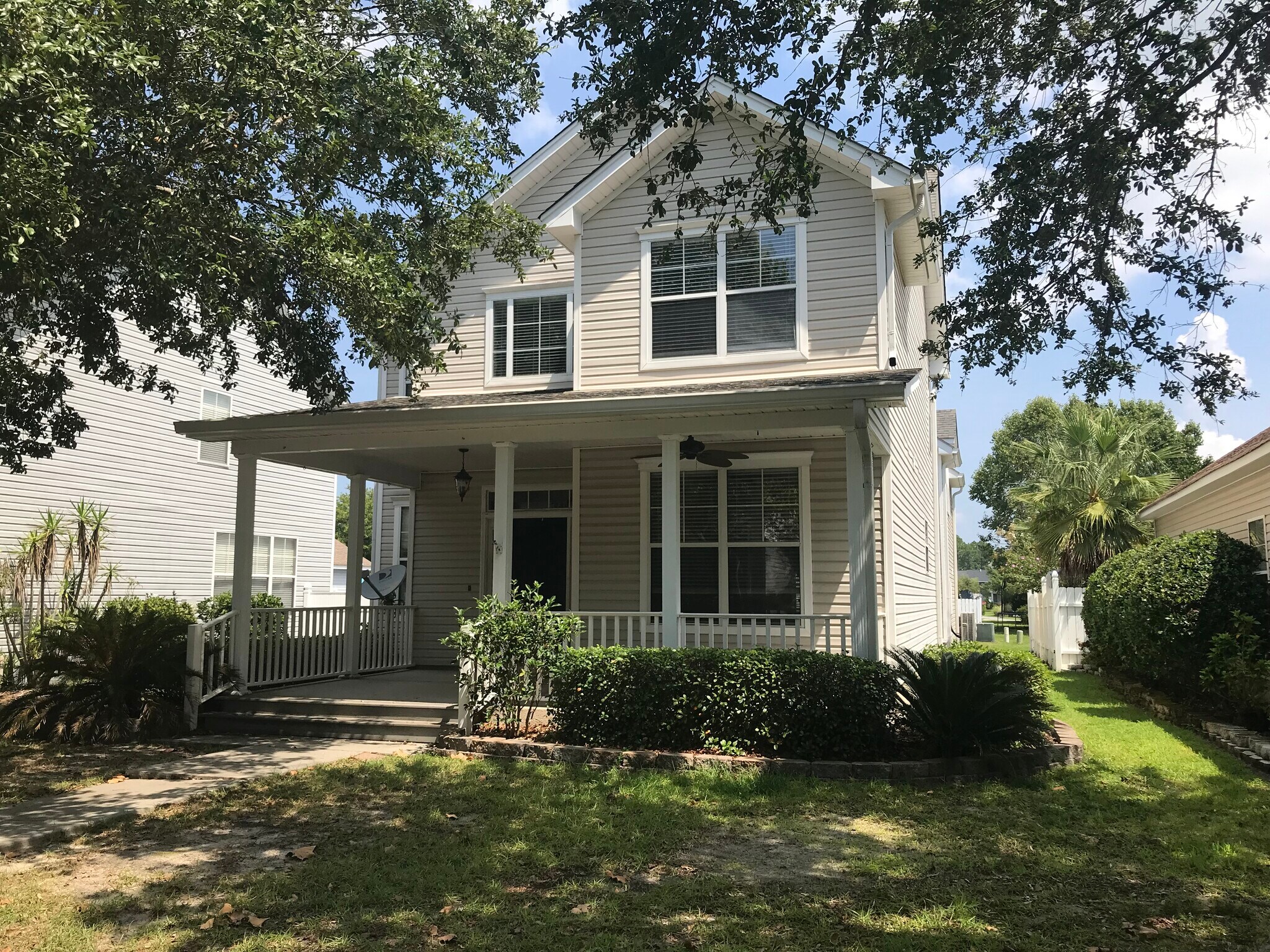 Building Photo - 20 4th Ave