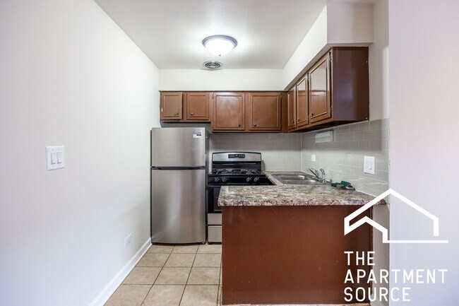 Building Photo - 6011 N Winthrop Ave