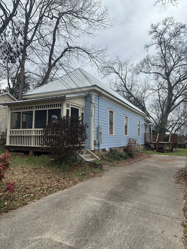 Building Photo - Shotgun Home in the Boulevard Neighborhood - Move in date June 1st, 2026