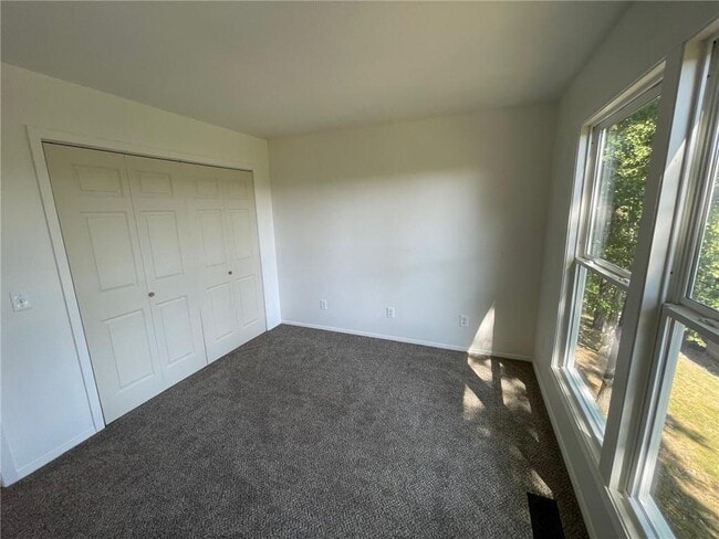 Building Photo - 46 Dogwood Dr