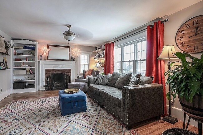 Building Photo - 62 Mt Vernon St