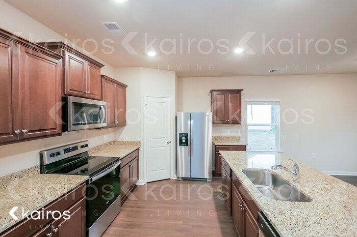 Building Photo - 1044 Pilgrim Ln