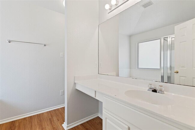Building Photo - 3307 Blue Ridge Dr