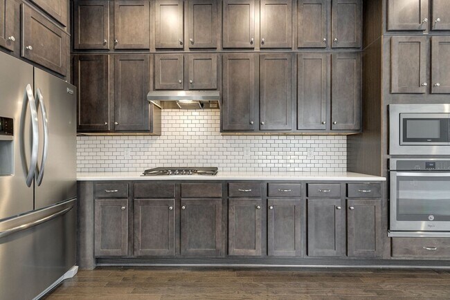 Building Photo - **Stunning 3BE/2.5BA home in a stellar nei...