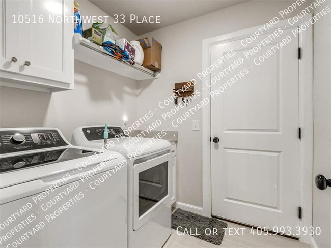Building Photo - 10516 NW 33rd Pl