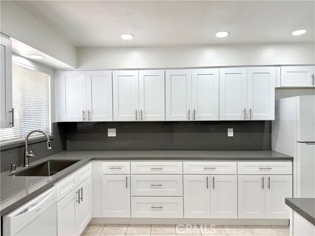 Building Photo - 28880 Amersfoot Way
