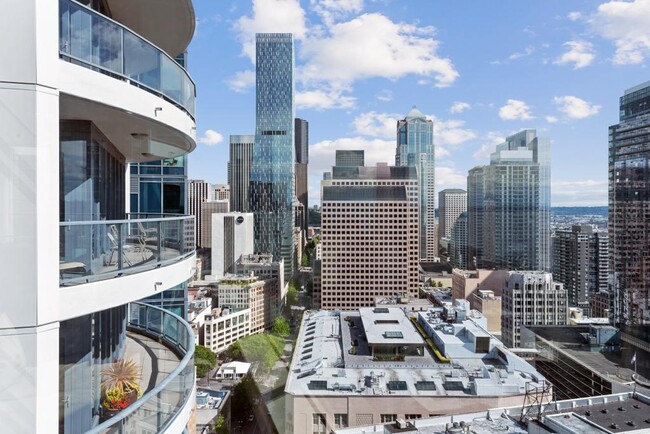 Building Photo - The Escala Condominiums - 3 bedrooms