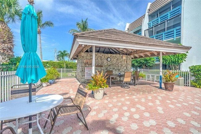 Building Photo - 11000 S Ocean Dr