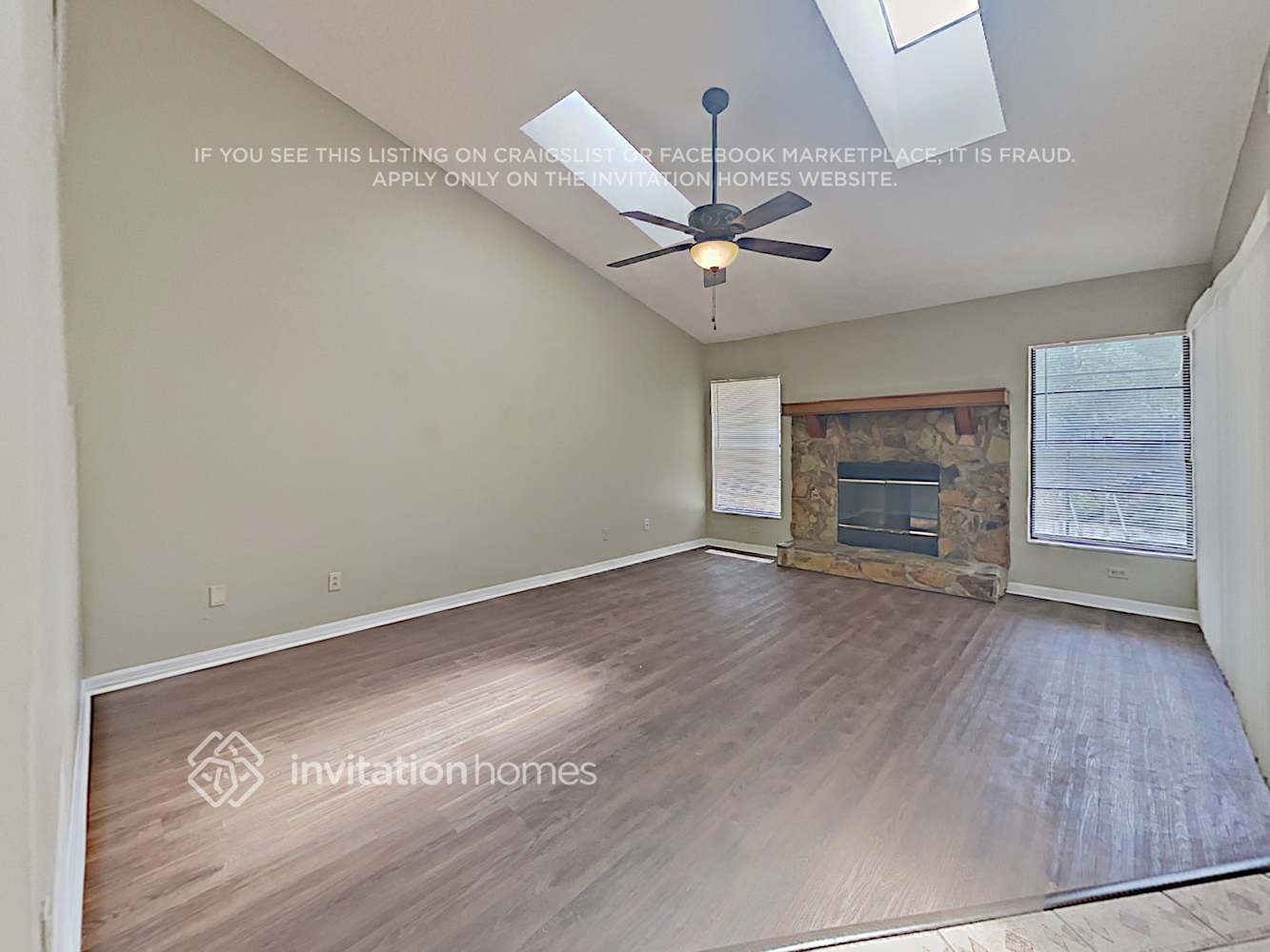 Building Photo - 1507 Dumont Dr