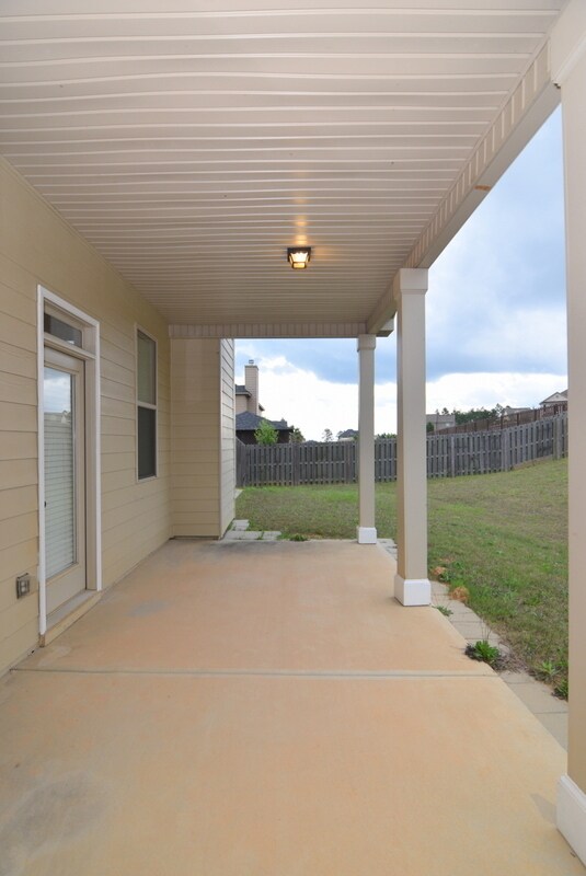 Building Photo - Huge 5 Bed/4 Bath Home Near Ft. Gordon