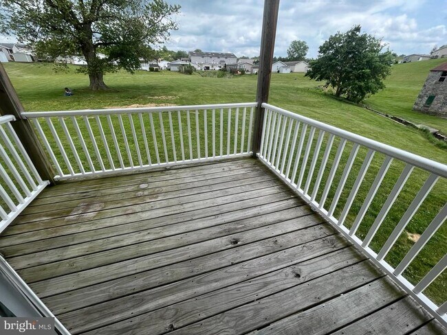 Building Photo - 103 Goods Wy