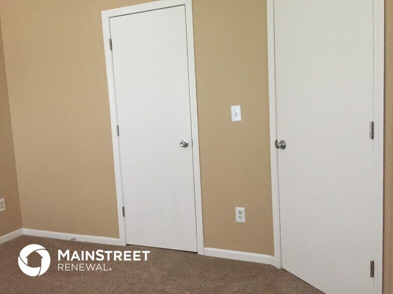 Building Photo - 5329 Alameda Rd