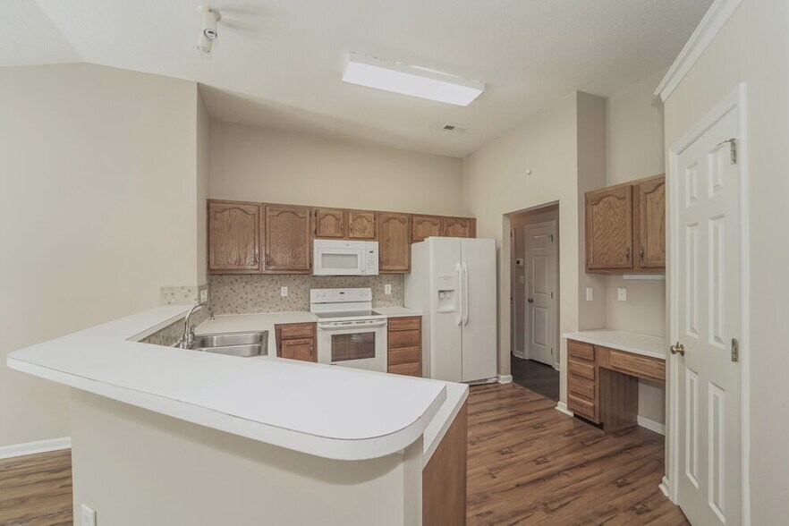 Building Photo - 5206 Haybridge Rd