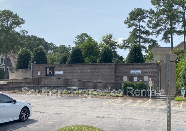 Building Photo - 411 Gallery Dr