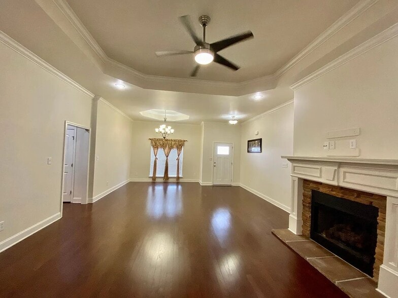 Building Photo - 115 Woodvale Dr