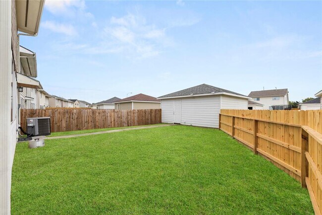 Building Photo - 1011 Grassy View Dr