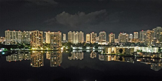 Building Photo - 18021 Biscayne Blvd