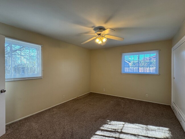 Building Photo - Three Bed, Two Bath Home in Stockton's Lin...