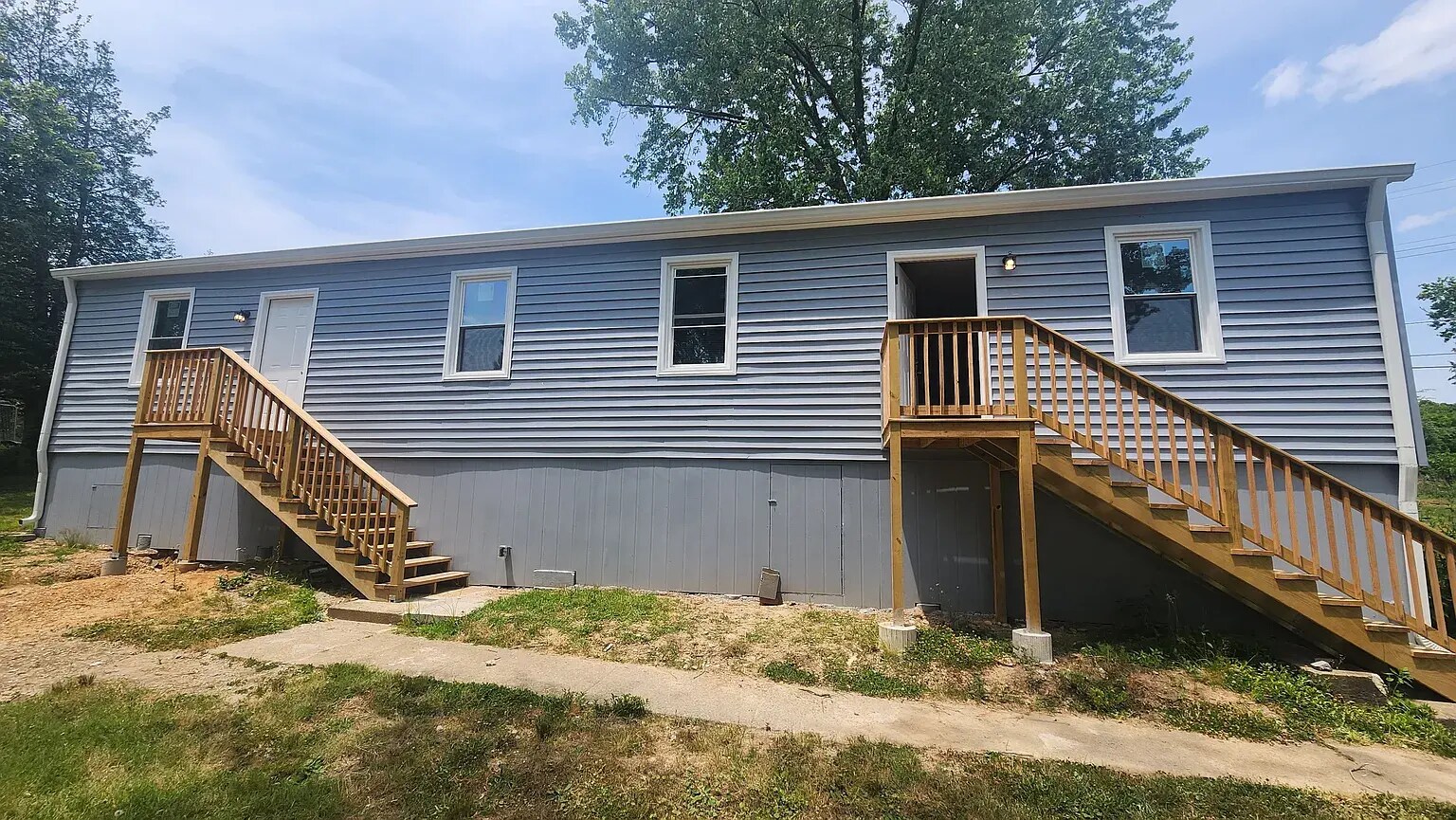 Building Photo - 223 Jefferson Ave