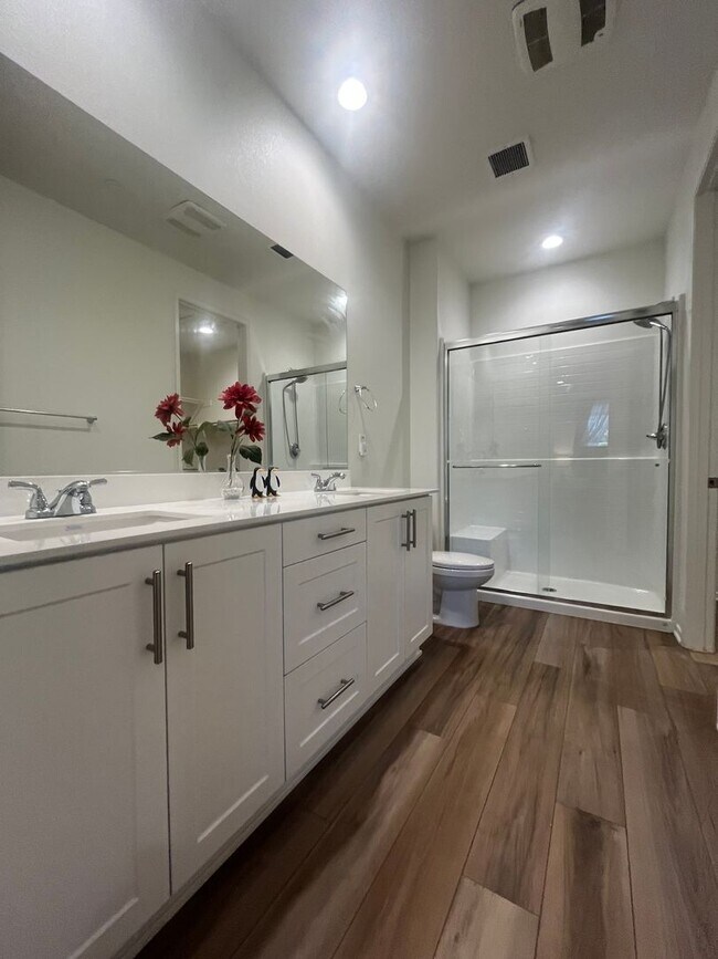 Building Photo - Beautiful Single-Family Home in Terramor