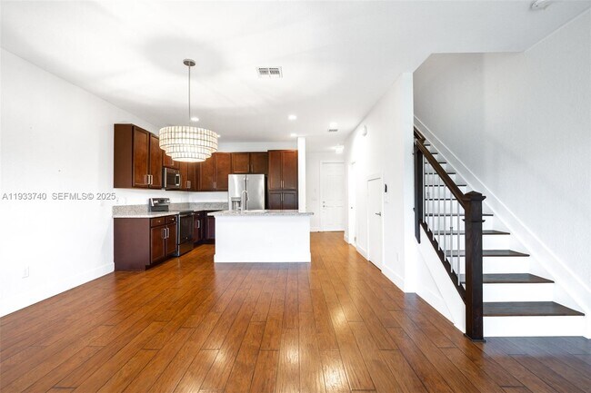 Building Photo - 4652 Horseshoe Cir