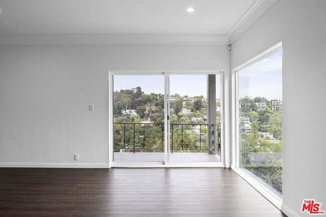 Building Photo - 350 Chautauqua Blvd
